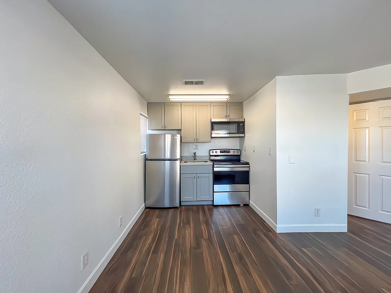 2 bed, 600 sqft, $1,430 — Photo 4