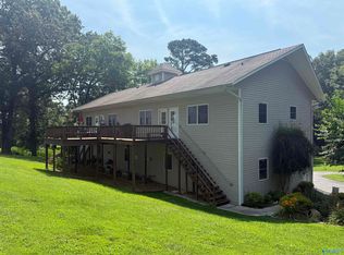 1526 Circle Dr #B, Guntersville, AL 35976