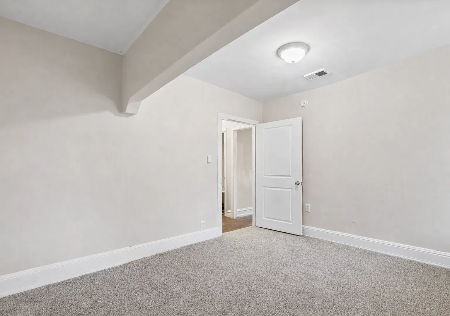New Overbrook - 828 - 3R — Photo 3