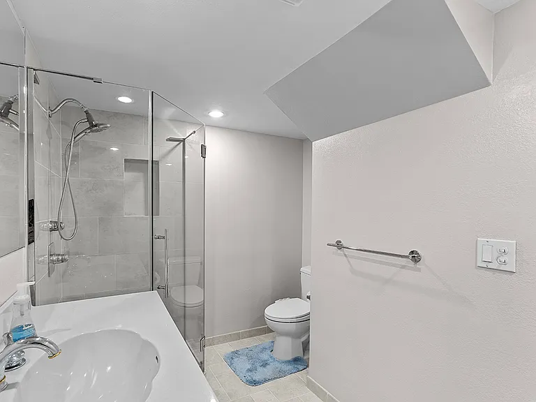 12 White Oak Dr — Photo 37