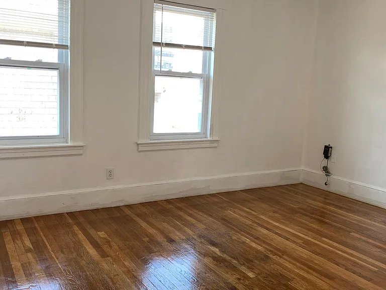 529 Pleasant St #C — Photo 12