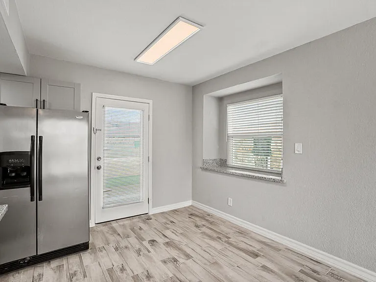 12115 Royal Woods Dr — Photo 9