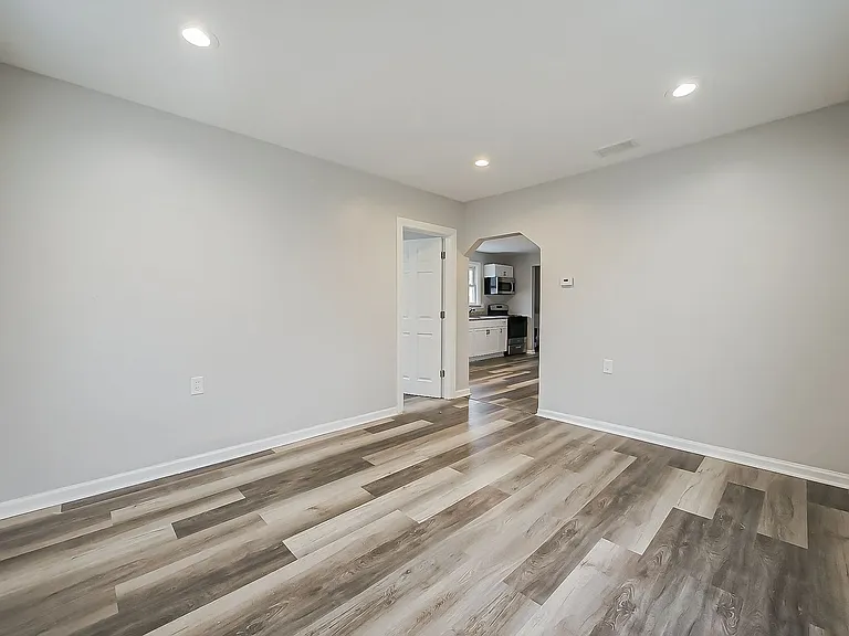 23352 Powell Ave — Photo 4