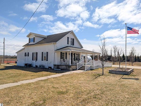 4th image of 2372 N Merritt Rd