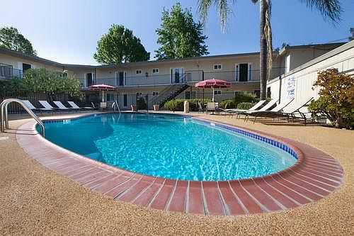2nd image of 1040 Ranchero Way APT 4