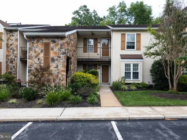 274 Valley Stream Ln, Wayne, PA 19087