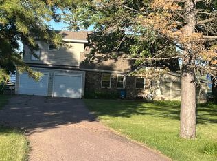 1990 Stoney Point Dr, Madison, SD 57042