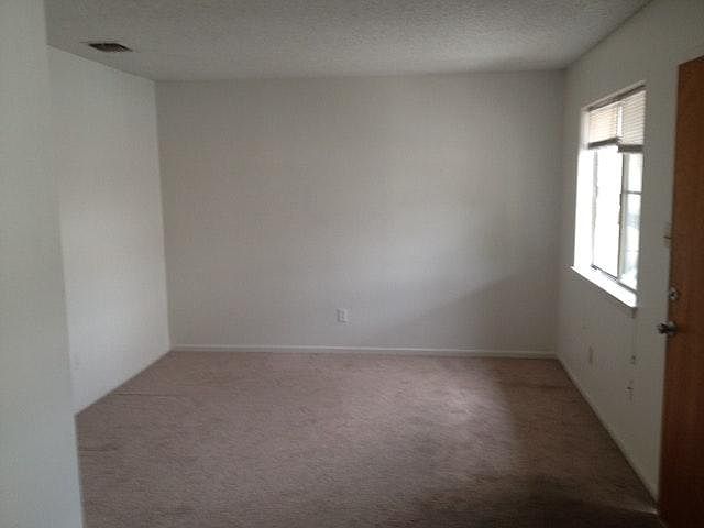2nd image of 511 W Hutchison St