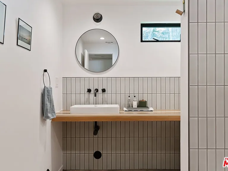 2820 Nichols Canyon Pl — Photo 30
