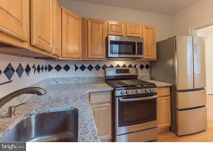 2130 Locust St #A3 — Photo 12