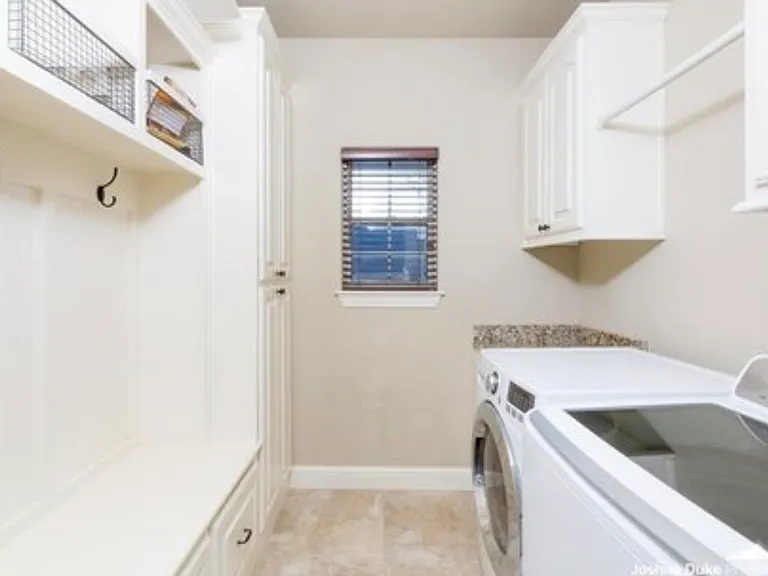 1905 S River Meadows Dr — Photo 2
