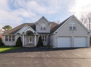 408 Russell Ct, Effort, PA 18330