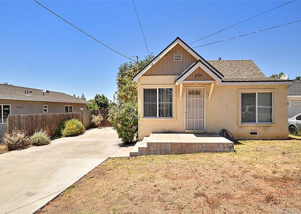2nd image of 2152 La Verne Ave