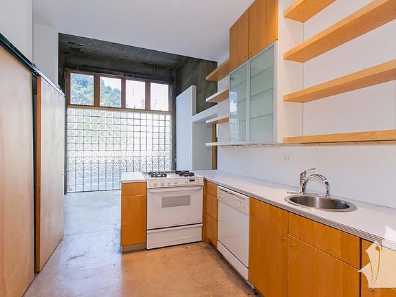 4th image of 4718 N Damen Ave