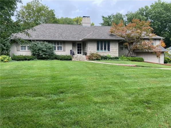 6612 Rainbow Ave, Mission Hills, KS 66208