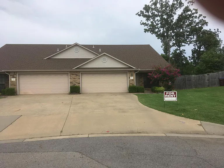 1525 Fianna Place Ct — Photo 1