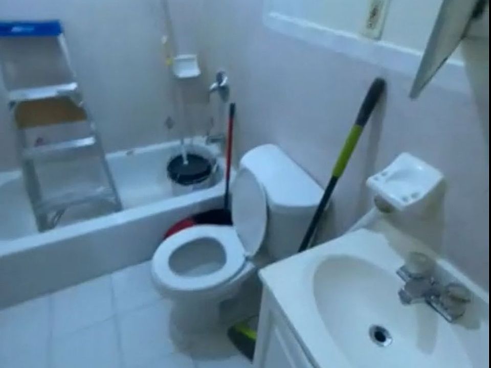 2nd image of 826 Arnow Ave #1