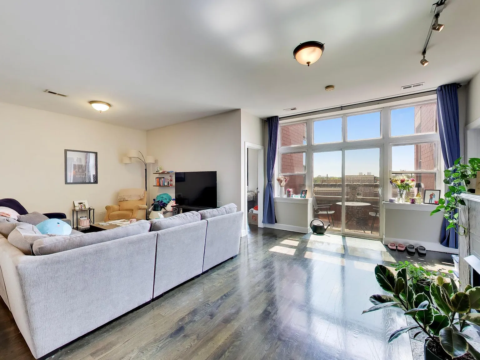 2 bed, 1450 sqft, $3,050 — Photo 4