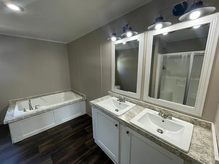 Amherst Ridge — Photo 18