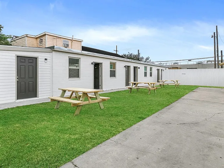 2536 Conti St — Photo 9