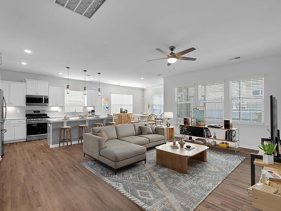 4th image of 209 Grassy Creek Way