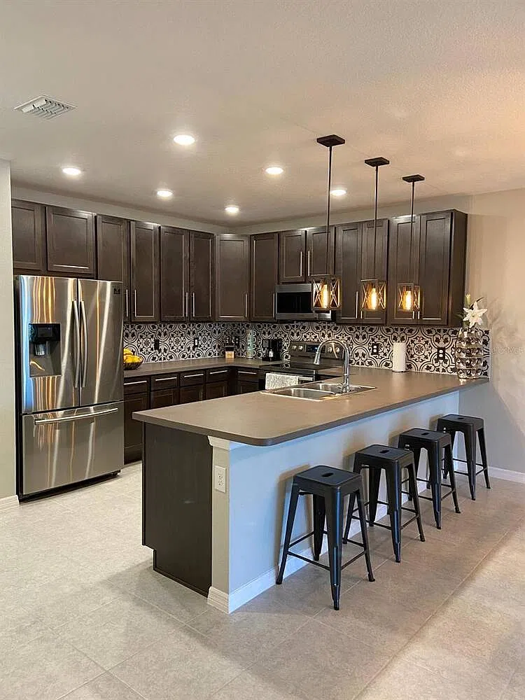 3 bed, 2.5 bath, 1762 sqft, $2,500 — Photo 3