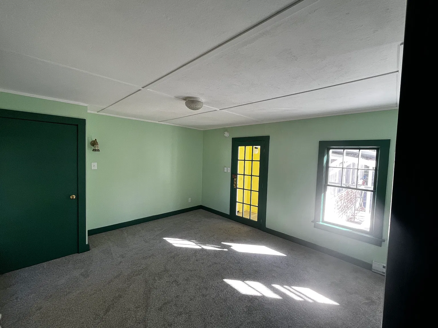 Studio, $800 — Photo 3