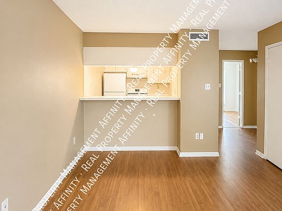 3rd image of 6695 Whispering Oak Pl APT 3