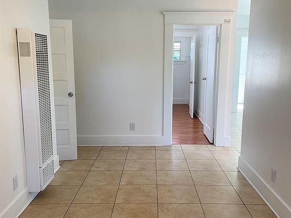 5th image of 604 W Vernon Ave