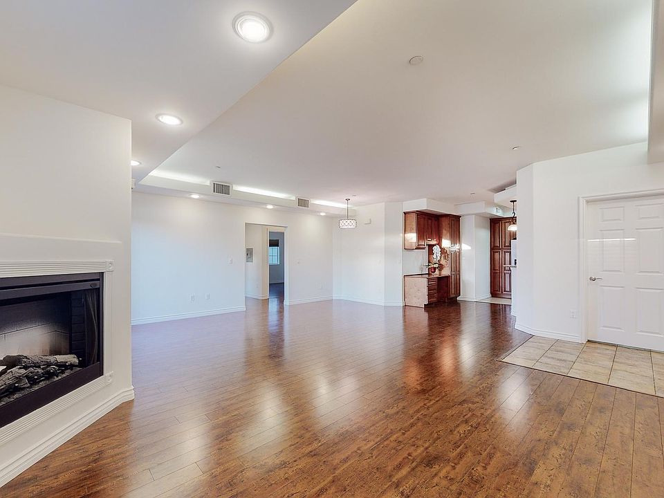 1st image of 401-1742 Federal Ave #401