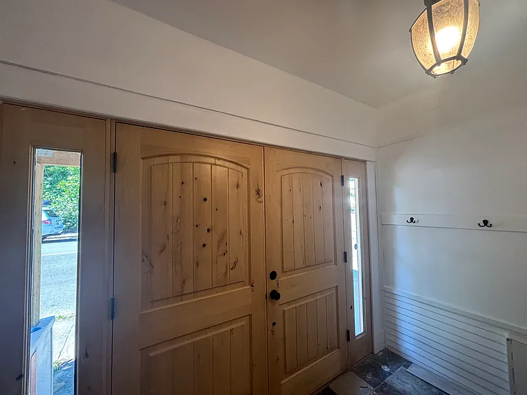 469 Lexington Ave #1 — Photo 1