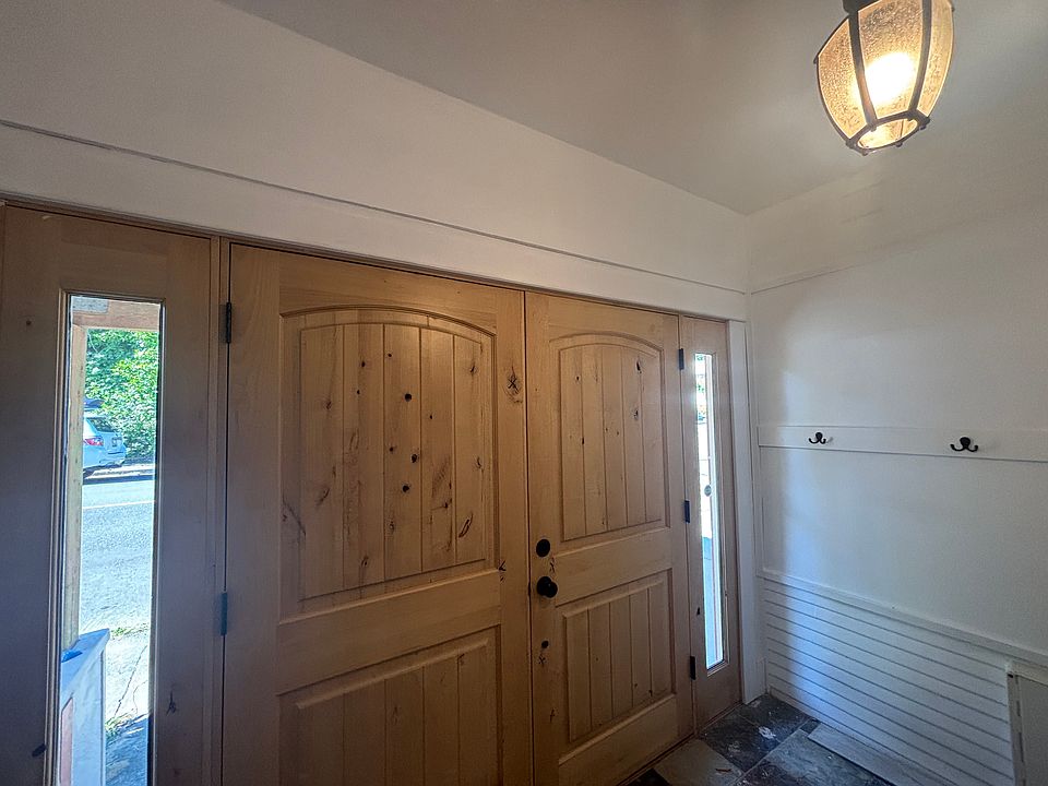 1st image of 469 Lexington Ave #1