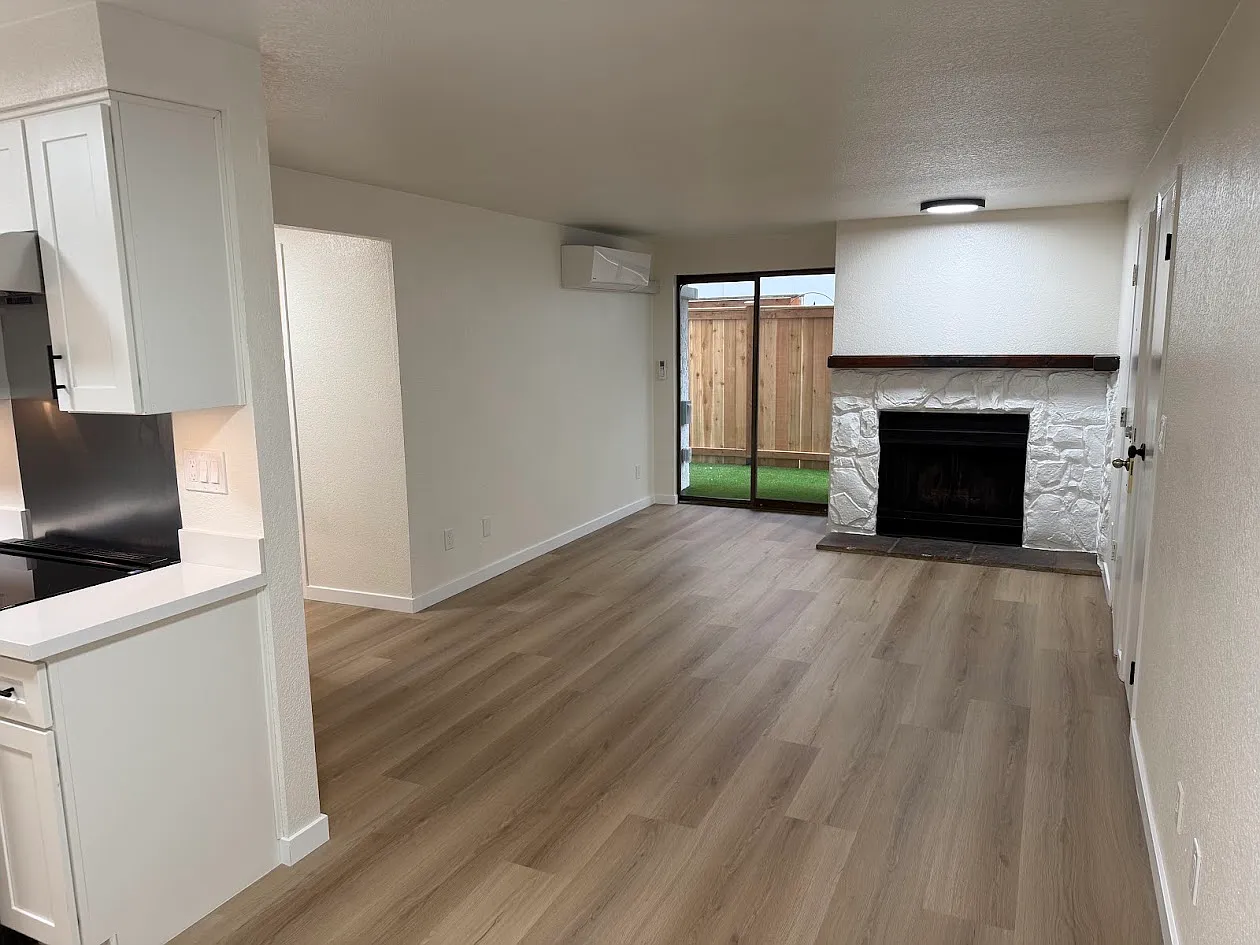 2 bed, 950 sqft, $3,195 — Photo 4