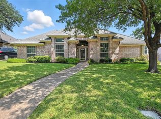 720 Herman Dr, Hurst, TX 76054