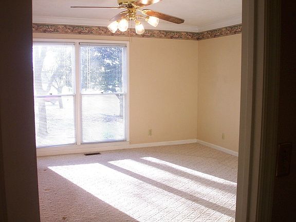 Huge master bedroom with full bath,walk in closet and second closet