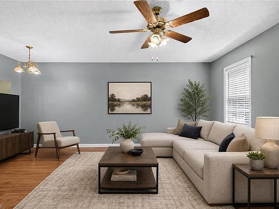 4th image of 8 Hinkle St