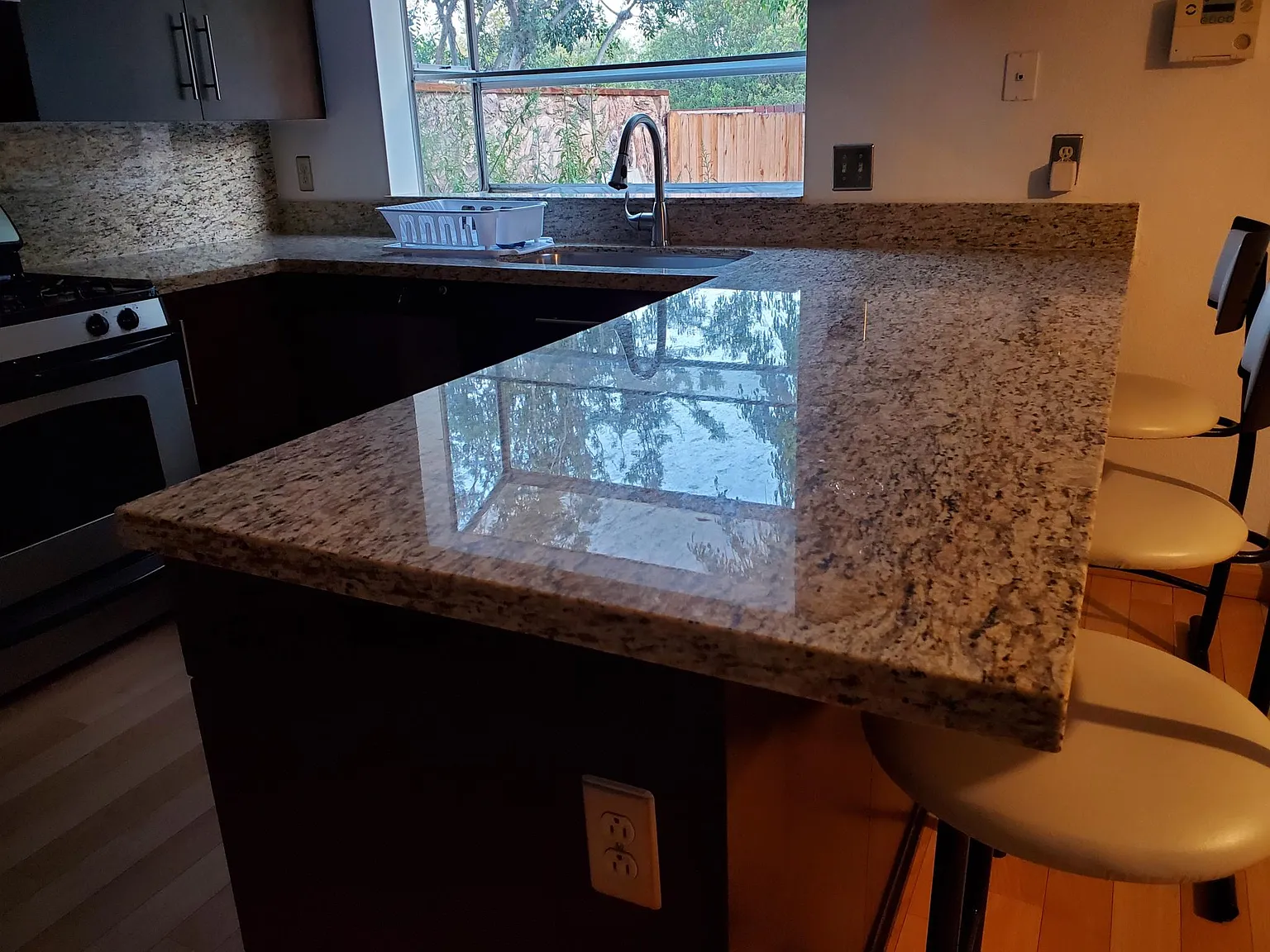 3 bed, 2.5 bath, 1338 sqft, $3,300 — Photo 4
