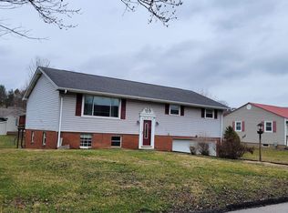 111 Pinewood Ave, Bridgeport, WV 26330