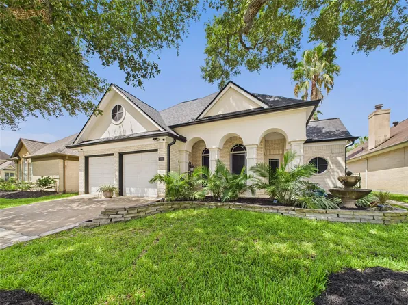 203 Las Brisas St, Kemah, TX 77565