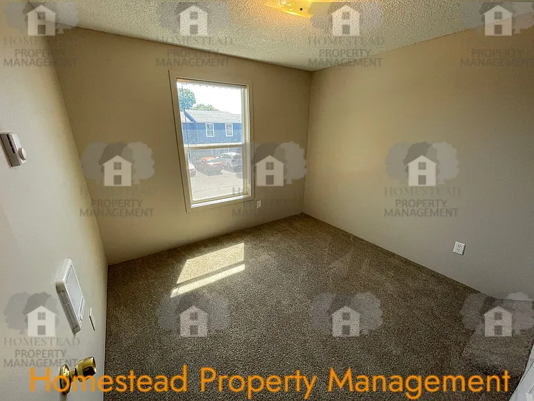 1630 Monmouth St — Photo 13