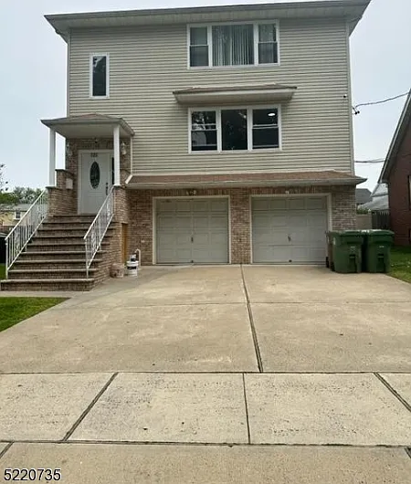 720 Walnut St — Photo 1