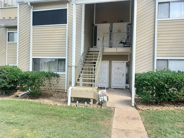 128 April Point Dr S, Montgomery, TX 77356