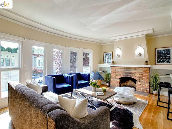 2nd image of 422 Munich St