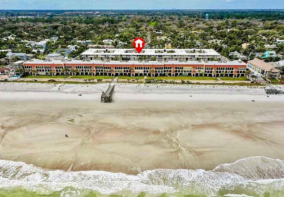 Location to Beach!