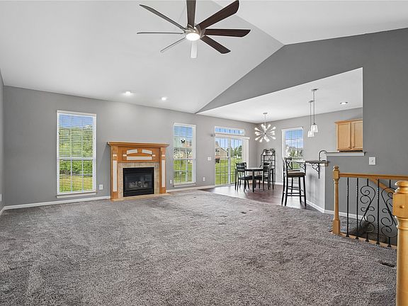 4th image of 3340 Edgebrooke Dr