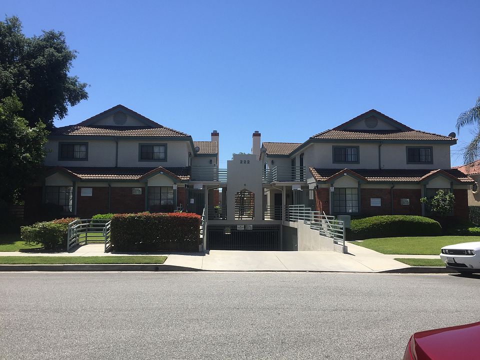 1st image of 222 W Dexter St APT 5