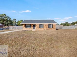 245 W Kenny Dr, Hinesville, GA 31313