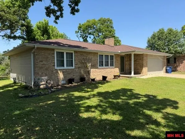 618 Lawrence St, Mountain Home, AR 72653