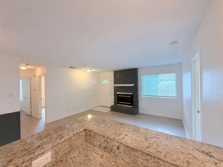 9900 Hundred Oaks Cir #A — Photo 12