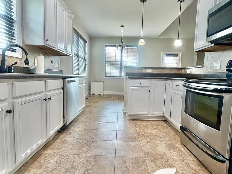 220 Asheford Way — Photo 3